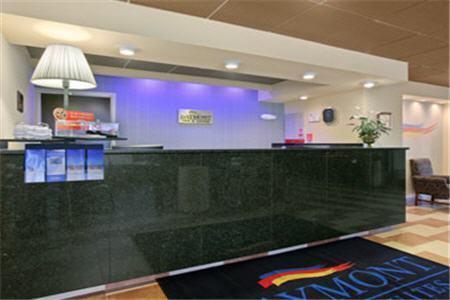 Baymont By Wyndham Greenville Interior photo